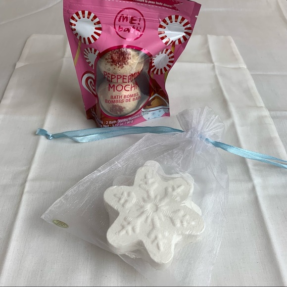 Other - FREE ADD ON ITEM Holiday Themed Bath Bombs And Bath Fizzes